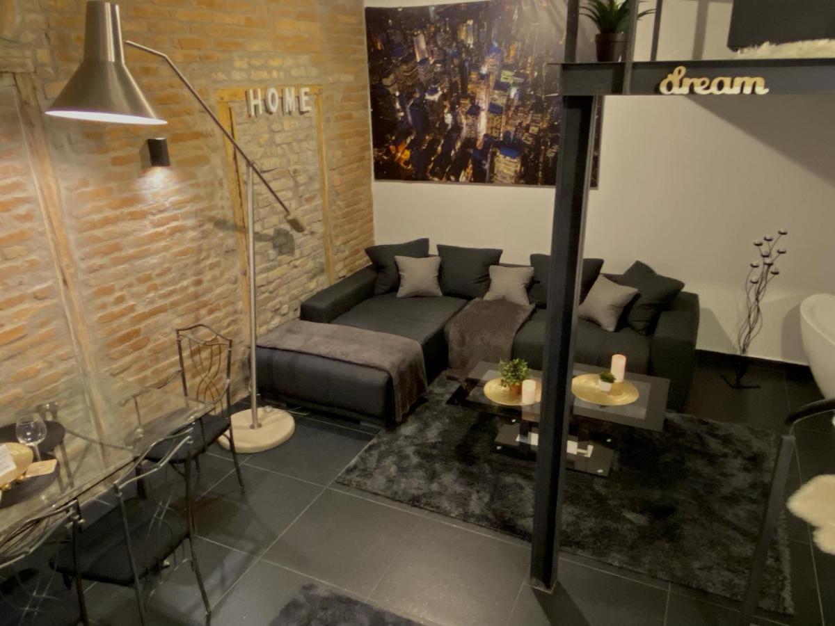 Kiraly Street , Stylish Apartment Budapest Luaran gambar